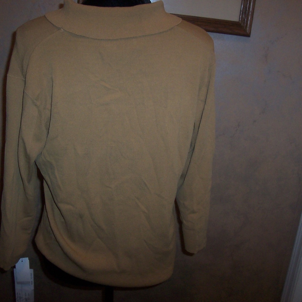 SML Design Sweater - Picture 4 of 4